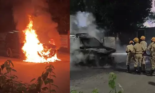 ಕಲಬುರಗಿ | ಇಂಜಿನ್‌ನಲ್ಲಿ ಸಮಸ್ಯೆ : ಚಲಿಸುತ್ತಿದ್ದ ಕಾರು ಬೆಂಕಿಗಾಹುತಿ