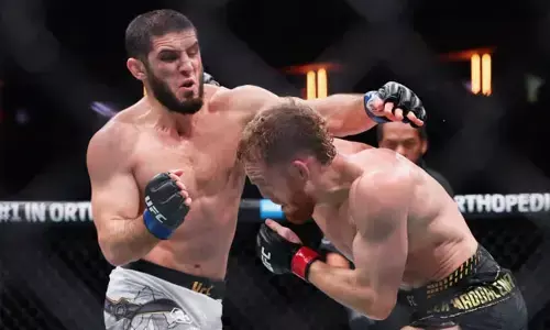 ಮಡ್ಡಲೇನಾ ಮೇಲೆ ಪಾರಮ್ಯ ಸಾಧಿಸಿ ಯುಎಫ್ಸಿ ವೆಲ್ಟರ್ ವೆಯ್ಟ್ ಬೆಲ್ಟ್ ತಮ್ಮದಾಗಿಸಿಕೊಂಡ ಇಸ್ಲಾಂ ಮಖಚೇವ್