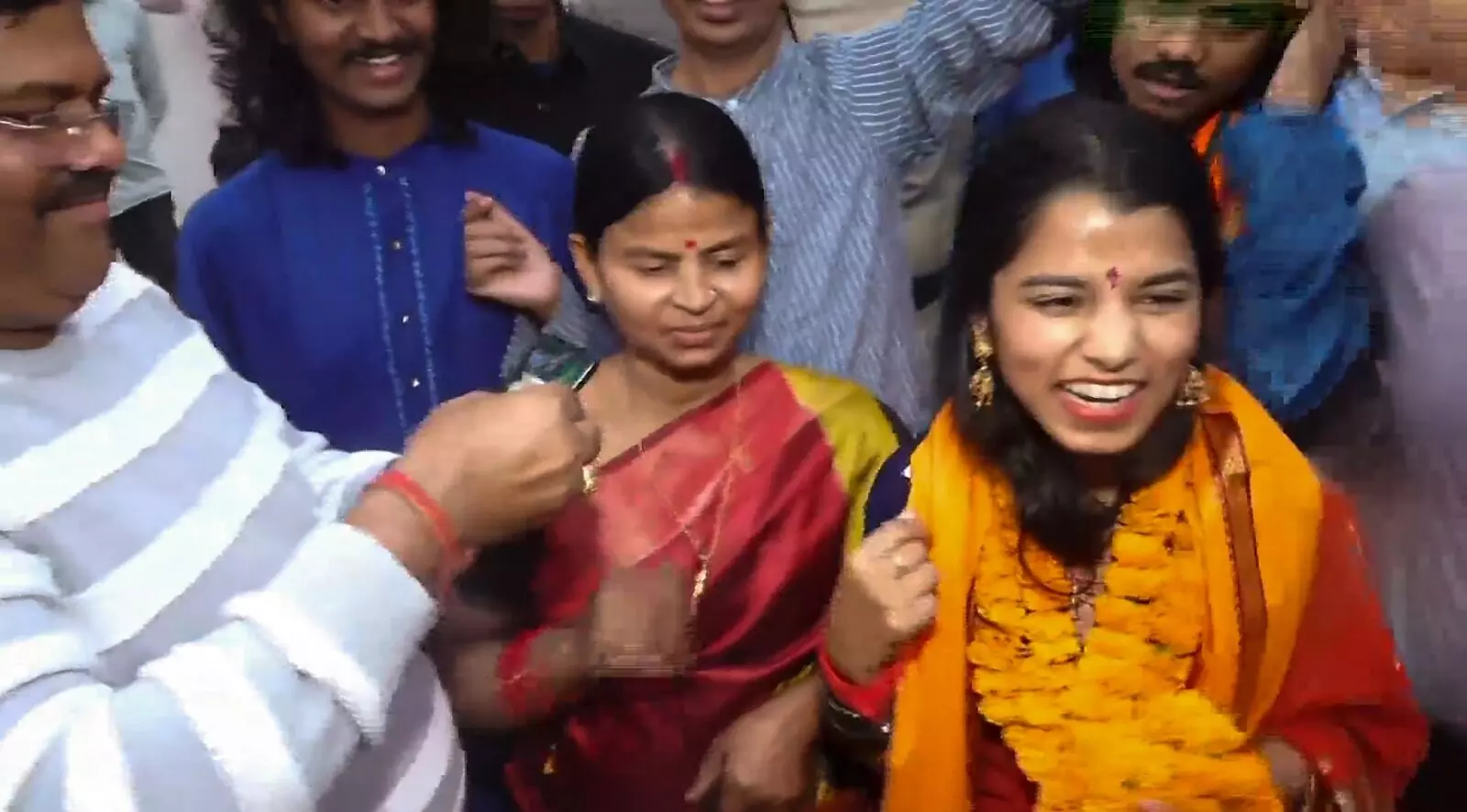 ಬಿಹಾರದಲ್ಲಿ ಎನ್​ಡಿಎಗೆ ಐತಿಹಾಸಿಕ ಗೆಲುವು; ಚಿತ್ರಗಳಲ್ಲಿ ನೋಡಿ