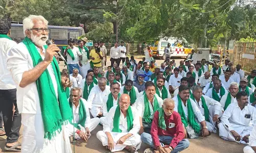 ವಿಜಯನಗರ | ಎರಡನೇ ಬೆಳೆಗೆ ನೀರು ಬಿಡುಗಡೆ ಮಾಡಲು 120 ಕಿಮೀ ಪಾದಯಾತ್ರೆ : ತುಂಗಭದ್ರಾ ಮಂಡಳಿಗೆ ರೈತರ ಮನವಿ