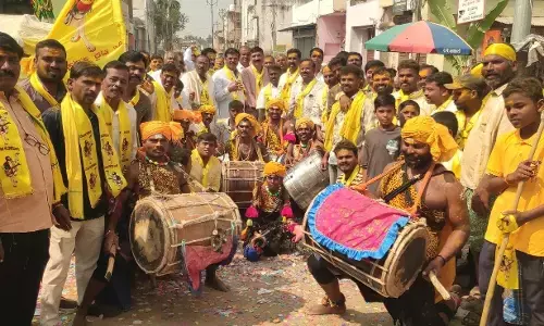 ಬಳ್ಳಾರಿ | ಹಾಲುಮತ ಸಮಾಜದಿಂದ ಭಕ್ತ ಕನಕದಾಸರ ಭವ್ಯ ಮೆರವಣಿಗೆ