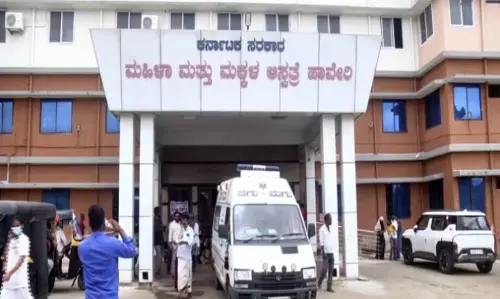 Haveri | ಗರ್ಭಿಣಿಗೆ ಬೆಡ್‌ ನೀಡದ ಆರೋಪ; ಶೌಚಾಲಯಕ್ಕೆ ತೆರಳುವ ಮಾರ್ಗದಲ್ಲೇ ಹೆರಿಗೆ, ಮಗು ಮೃತ್ಯು