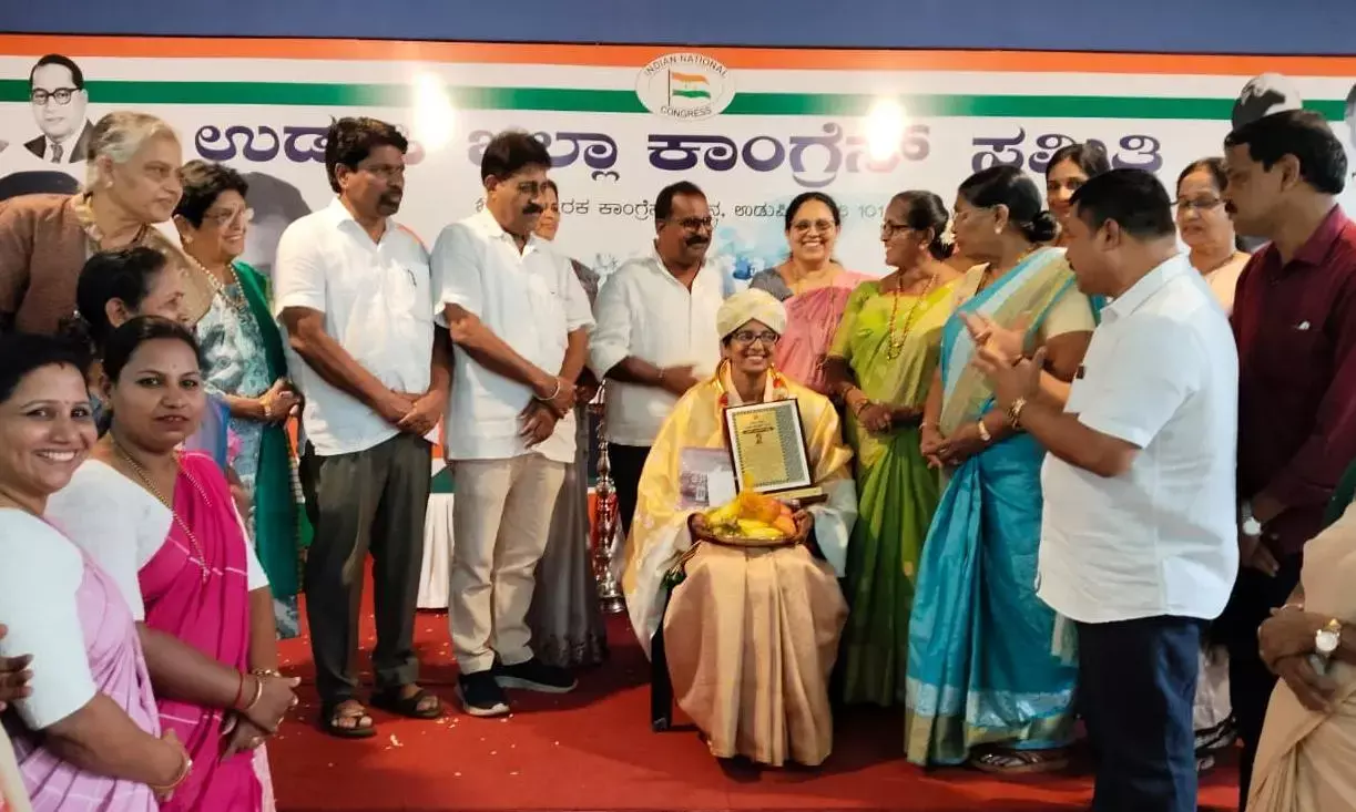ರೋಶನಿ ಶೆಟ್ಟಿಗೆ ‘ಇಂದಿರಾ ಪ್ರಿಯದರ್ಶಿನಿ’ ಪ್ರಶಸ್ತಿ ಪ್ರದಾನ
