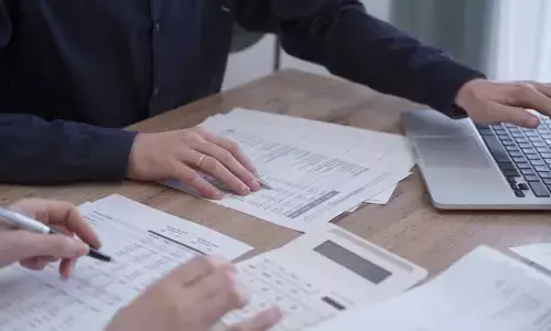 ರಾಜೀವ್ ಗಾಂಧಿ ಆರೋಗ್ಯ ವಿಜ್ಞಾನಗಳ ವಿವಿ ಕಟ್ಟಡ ನಿರ್ಮಾಣ ವಿಚಾರ : ಸಮಿತಿಯ ಶಿಫಾರಸನ್ನು ಬದಿಗೊತ್ತಿ400 ಕೋಟಿ ರೂ. ವರ್ಗಾವಣೆ