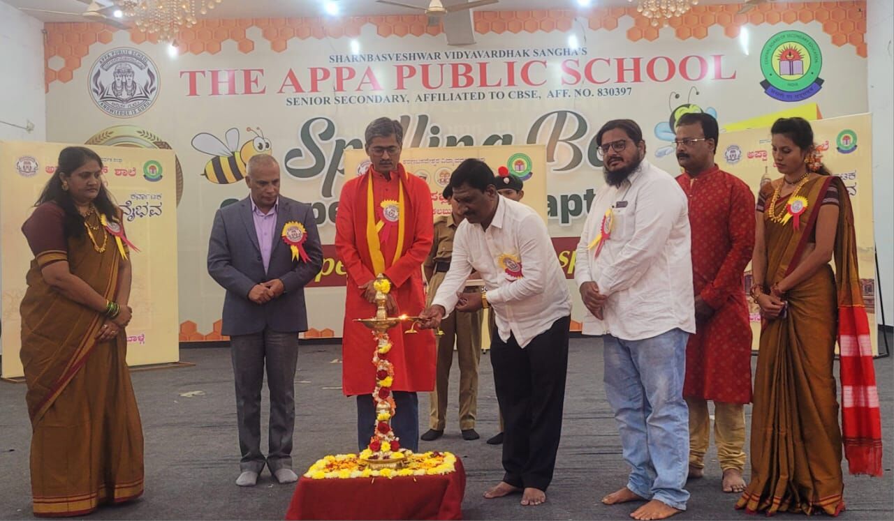 ಕನ್ನಡ ನಾಡು-ನುಡಿ ರಕ್ಷಣೆಗೆ ಇಂದಿನ ವಿದ್ಯಾರ್ಥಿ ಸಮೂಹ ಮುಂದಾಗಬೇಕಿದೆ : ವಿಜಯಕುಮಾರ ತೇಗಲತಿಪ್ಪಿ