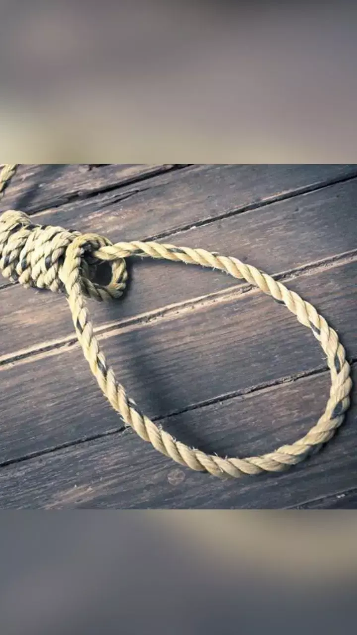 ಮರಣದಂಡನೆ ಶಿಕ್ಷೆಗೆ ಗುರಿಯಾದ ಜಗತ್ತಿನ 9 ಪ್ರಮುಖ ನಾಯಕರು ಯಾರೆಲ್ಲಾ? ಇಲ್ಲಿದೆ ಮಾಹಿತಿ... ಮರಣದಂಡನೆ ಶಿಕ್ಷೆಗೆ ಗುರಿಯಾದ ಜಗತ್ತಿನ 9 ಪ್ರಮುಖ ನಾಯಕರು ಯಾರೆಲ್ಲಾ? ಇಲ್ಲಿದೆ ಮಾಹಿತಿ...