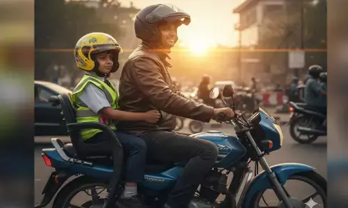 ಮಕ್ಕಳಿಗೆ ಹೆಲ್ಮೆಟ್, ಸುರಕ್ಷತಾ ಪರಿಕರಗಳ ನಿಯಮ ಜಾರಿಗೆ ಕ್ರಮ ಕೈಗೊಳ್ಳಿ: ಸರಕಾರಕ್ಕೆ ಹೈಕೋರ್ಟ್ ನಿರ್ದೇಶನ