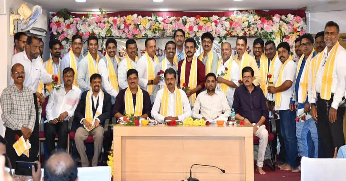 ದ.ಕ.ಜಿಲ್ಲಾ ಕಾರ್ಯನಿರತ ಪತ್ರಕರ್ತರ ಸಂಘದ ನೂತನ ಸಮಿತಿ ಪದಗ್ರಹಣ ದ.ಕ.ಜಿಲ್ಲಾ ಕಾರ್ಯನಿರತ ಪತ್ರಕರ್ತರ ಸಂಘದ ನೂತನ ಸಮಿತಿ ಪದಗ್ರಹಣ