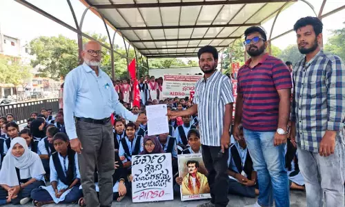 ರಾಯಚೂರು | ಕೆಪಿಎಸ್-ಮ್ಯಾಗ್ನೆಟ್ ಯೋಜನೆಯಡಿ ಸರಕಾರಿ ಶಾಲೆಗಳನ್ನು ಮುಚ್ಚುವ ನಿರ್ಧಾರ ಖಂಡಿಸಿ  ಪ್ರತಿಭಟನೆ