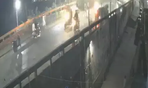 ಮಹಾರಾಷ್ಟ್ರ | ಫ್ಲೈಓವರ್ ಮೇಲೆ ಹಲವು ವಾಹನಗಳಿಗೆ ಕಾರು ಢಿಕ್ಕಿ : ನಾಲ್ವರು ಮೃತ್ಯು, ಮೂವರಿಗೆ ಗಾಯ