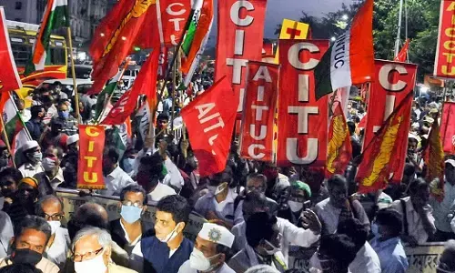 ಕಾರ್ಮಿಕ ಸಂಹಿತೆಗಳ ಏಕಪಕ್ಷೀಯ ಅನುಷ್ಠಾನ:ಯೂನಿಯನ್‌ ಗಳ ಖಂಡನೆ