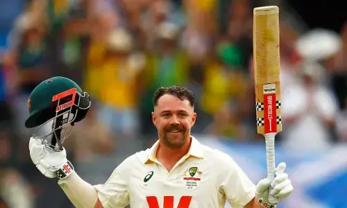 ಮೊದಲ ಆ್ಯಶಸ್ ಟೆಸ್ಟ್: ಆಸ್ಟ್ರೇಲಿಯಕ್ಕೆ ಸುಲಭ ತುತ್ತಾದ ಇಂಗ್ಲೆಂಡ್