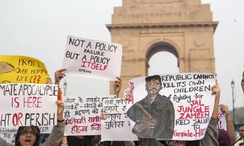 ಹತ ಮಾವೋವಾದಿ ಕಮಾಂಡರ್ ಮದ್ವಿ ಹಿದ್ಮಾ ಪೋಸ್ಟರ್‌ ದಿಲ್ಲಿಯಲ್ಲಿ ವಾಯು ಮಾಲಿನ್ಯ ವಿರೋಧಿ ಪ್ರತಿಭಟನೆಯಲ್ಲಿ ಪ್ರದರ್ಶನ!