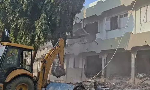 ಗುಜರಾತ್ | ಅತಿಕ್ರಮಣದ ಆರೋಪದಲ್ಲಿ ಮದರಸಾದ ಒಂದು ಭಾಗ ಕೆಡವಿದ ಅಧಿಕಾರಿಗಳು