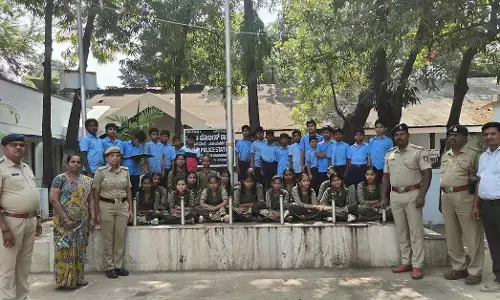 ವಿಜಯನಗರ | ಪಟ್ಟಣ ಪೊಲೀಸ್‌ ಠಾಣೆಯಲ್ಲಿ ಮಕ್ಕಳಿಗಾಗಿ ಅರಿವು, ಜಾಗೃತಿ ಕಾರ್ಯಕ್ರಮ