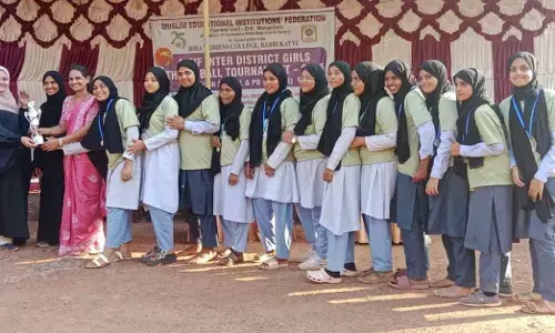 ಮೀಫ್ ಆಯೋಜಿಸಿದ್ದ ಅಂತರ್ ಜಿಲ್ಲಾ ಕ್ರೀಡಾ ಸ್ಪರ್ಧೆ ಥ್ರೋ ಬಾಲ್ ನಲ್ಲಿ ಅನುಗ್ರಹ ಮಹಿಳಾ ಕಾಲೇಜು ಕಲ್ಲಡ್ಕ ದ್ವಿತೀಯ ಸ್ಥಾನ