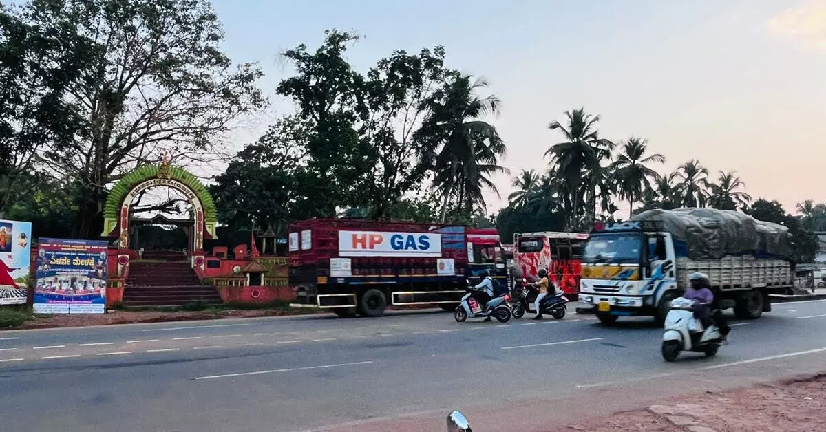 Mangaluru | ರಾ.ಹೆ.75ರ ವಳಚ್ಚಿಲ್-ಅಡ್ಯಾರ್ ಮಧ್ಯೆ ಮಾರಕ ಡಿವೈಡರ್