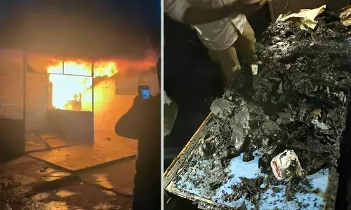 Haveri | ಮೊಬೈಲ್ ಶಾಪ್ ನಲ್ಲಿ ಬೆಂಕಿ ಅವಘಡ: ಲಕ್ಷಾಂತರ ರೂ. ಮೌಲ್ಯದ ಸೊತ್ತು ನಷ್ಟ