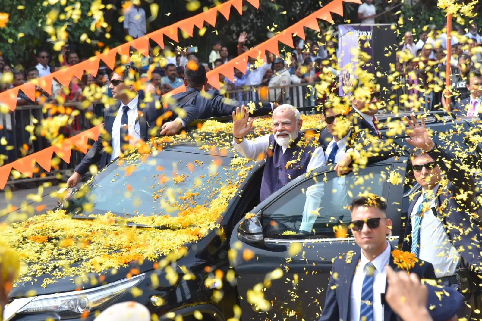 PM Modi | ಉಡುಪಿಗೆ ಆಗಮಿಸಿದ ಪ್ರಧಾನಿ ಮೋದಿ: ರೋಡ್ ಶೋ ಆರಂಭ