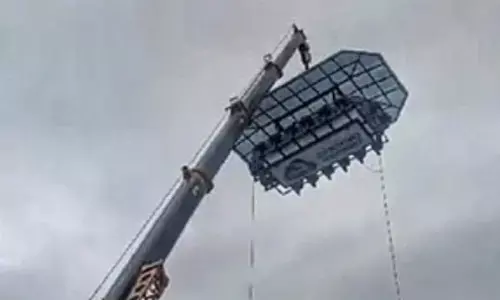 ಮುನ್ನಾರ್ ಬಳಿಯ 120 ಅಡಿ ಎತ್ತರದ ಸ್ಕೈ ಡೈನಿಂಗ್ ರೆಸ್ಟೋರಂಟ್‌ ನಲ್ಲಿ ಸಿಕ್ಕಿಹಾಕಿಕೊಂಡ ಪ್ರವಾಸಿಗಳು!