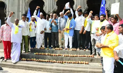 ಕಲಬುರಗಿ| ಸಿಎಂ ಆಗಿ ಸಿದ್ದರಾಮಯ್ಯ ಮುಂದುವರಿಯಬೇಕೆಂದು ಅಭಿಮಾನಿಗಳಿಂದ ವಿಶೇಷ ಪೂಜೆ
