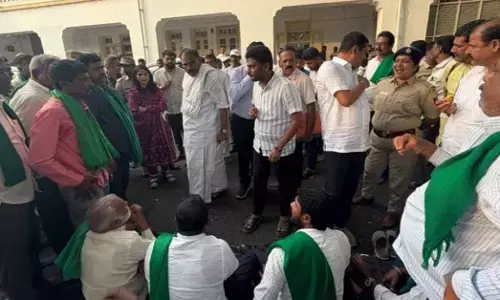 ಮೆಕ್ಕೆ ಜೋಳಕ್ಕೆ 2400 ರೂ. ಬೆಂಬಲ ಬೆಲೆ: 5ನೇ ದಿನದ ಪ್ರತಿಭಟನೆ ಅಂತ್ಯ