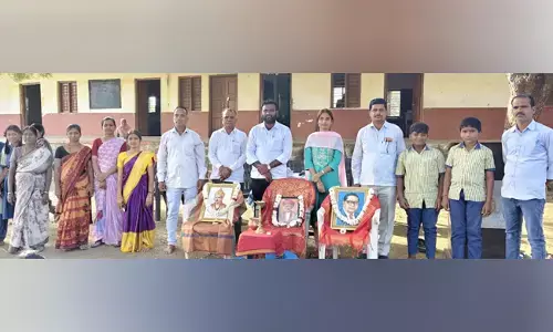 ಕಲಬುರಗಿ| ಮೊಬೈಲ್ ಬಿಟ್ಟು ಓದಿನತ್ತ ಗಮನಹರಿಸಿ: ವಿದ್ಯಾರ್ಥಿಗಳಿಗೆ ಸಮಾಜ ಕಲ್ಯಾಣಾಧಿಕಾರಿ ಶೃತಿ ಎಂ.ಕಿವಿಮಾತು