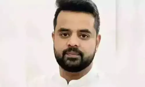 ಅತ್ಯಾಚಾರ ಪ್ರಕರಣದಲ್ಲಿ ರಾಜಕೀಯ ಪಿತೂರಿ; ಹೈಕೋರ್ಟ್‌ನಲ್ಲಿ ಪ್ರಜ್ವಲ್ ರೇವಣ್ಣ ಪರ ವಕೀಲರ ವಾದ