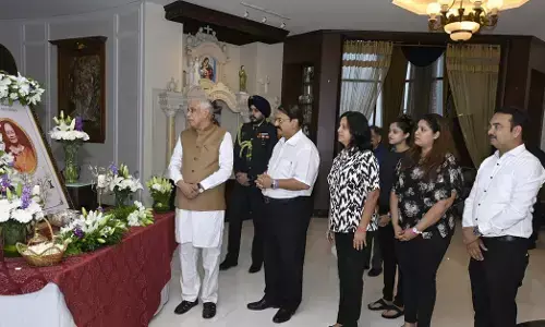 ಡಾ.ರೊನಾಲ್ಡ್ ಕೊಲಾಸೊ ನಿವಾಸಕ್ಕೆ ಭೇಟಿ ನೀಡಿ ಸಂತಾಪ ಸೂಚಿಸಿದ ರಾಜ್ಯಪಾಲ ಅಬ್ದುಲ್ ನಝೀರ್