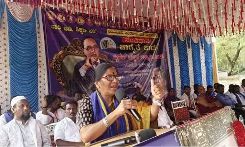 ಆರೆಸ್ಸೆಸ್ ಮುಖಂಡರು ಮೊದಲು ಸಗಣಿ, ಮೂತ್ರ ಒಂದು ತಿಂಗಳು ಕುಡಿದು ನೋಡಲಿ ಆಮೇಲೆ ಸಾರ್ವಜನಿಕರಿಗೆ ಹೇಳಲಿ: ಕೆ ನೀಲಾ