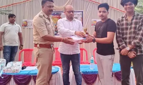 ರಸ್ತೆ ಸುರಕ್ಷತೆ ಕುರಿತು ಕಲಾಕೃತಿಗಳ ಸ್ಪರ್ಧೆ: 200ಕ್ಕೂ ಹೆಚ್ಚು ವಿದ್ಯಾರ್ಥಿಗಳಿಂದ ಅದ್ಭುತ ಪ್ರದರ್ಶನ