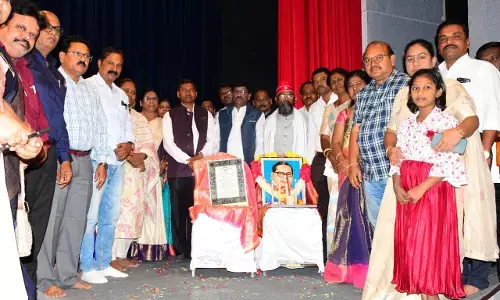 ಕಲಬುರಗಿ| 76ನೇ ಸಂವಿಧಾನ ಸಮರ್ಪಣಾ ದಿನಾಚರಣೆ: ಸಾಧಕರಿಗೆ ಸನ್ಮಾನ ಕಾರ್ಯಕ್ರಮ