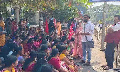 ಮಂಗಳೂರು: ಮಂಗಳವಾರವೂ ಮುಷ್ಕರ ನಡೆಸಿದ ಬಿಸಿಯೂಟ ನೌಕರರು