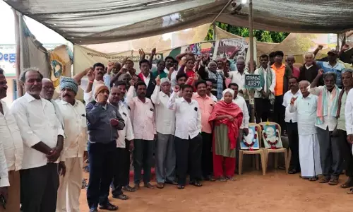 ದೇವನಹಳ್ಳಿ | ಯಾವುದೇ ಷರತ್ತುಗಳಿಲ್ಲದೆ ಭೂ ಸ್ವಾಧೀನ ಪ್ರಕ್ರಿಯೆ ಕೈಬಿಡಲು ಆಗ್ರಹ