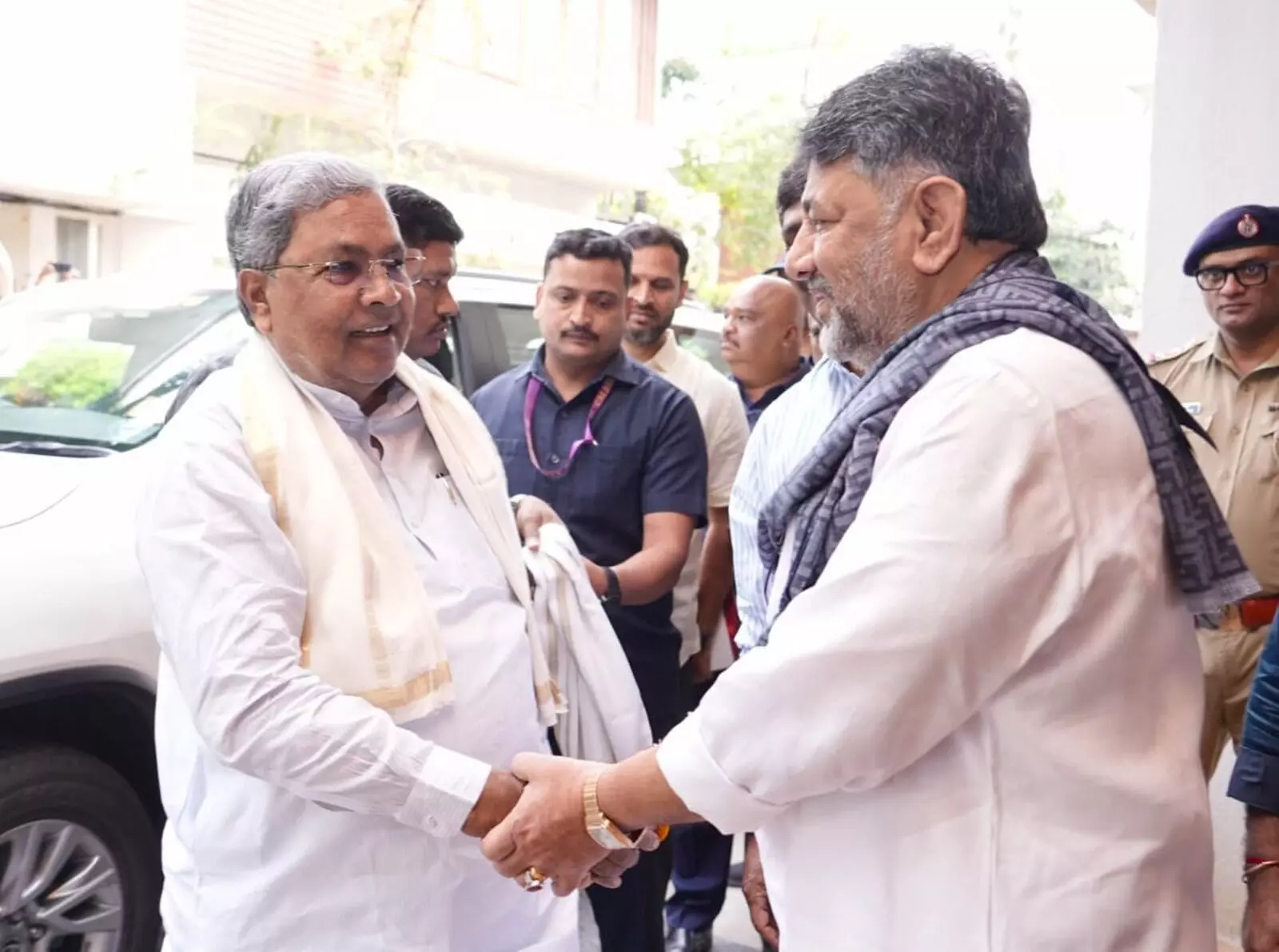 ಸಿಎಂ-ಡಿಸಿಎಂ ಉಪಹಾರ ಸಭೆ; ಚಿತ್ರಗಳಲ್ಲಿ ನೋಡಿ...