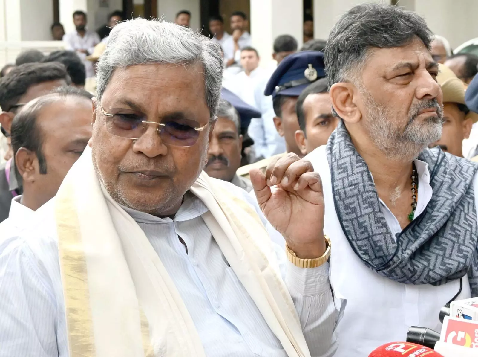 ಸಿಎಂ-ಡಿಸಿಎಂ ಉಪಹಾರ ಸಭೆ; ಚಿತ್ರಗಳಲ್ಲಿ ನೋಡಿ...