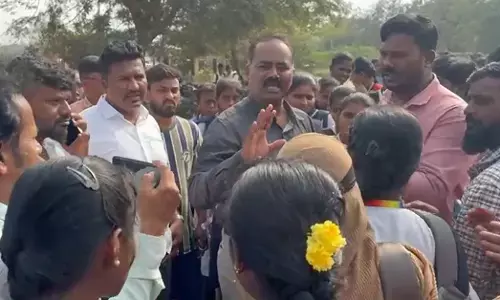 ಲಿಂಗಸುಗೂರು | ವಿದ್ಯಾರ್ಥಿಗಳನ್ನು ನಿಂದಿಸಿದ  ಡಿಪೋ ಕಂಟ್ರೋಲ್ ಮ್ಯಾನೇಜರ್‌ ; ಆರೋಪ