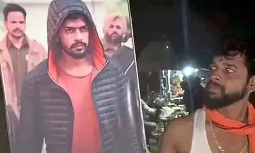 ಅಂಜನಾದ್ರಿ: ಹನುಮ ಮಾಲಾ ವಿಸರ್ಜನೆ ಕಾರ್ಯಕ್ರಮದಲ್ಲಿ ಉಗ್ರ ಲಾರೆನ್ಸ್ ಬಿಷ್ಣೊಯ್ ಫೋಟೋ ಹಿಡಿದು ಬೆಟ್ಟ ಹತ್ತಿದ ಯುವಕ!