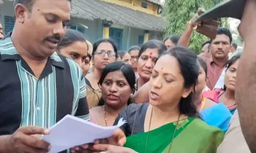 ಹಟ್ಟಿ  ಪಟ್ಟಣದಲ್ಲಿ ಹೆಚ್ಚುತ್ತಿರುವ ಅಕ್ರಮ ಚಟುವಟಿಕೆ ವಿರುದ್ಧ ಕ್ರಮ ಕೈಗೊಳ್ಳುವಂತೆ‌ ಆಗ್ರಹಿಸಿ ಮಹಿಳಾ ಆಯೋಗಕ್ಕೆ ಮನವಿ