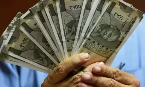 Bengaluru | ವಿಚಾರಣೆಗೆ ಬಂದಿದ್ದ ಆರೋಪಿಯಿಂದಲೇ 11 ಲಕ್ಷ ಹಣ ಎಗರಿಸಿದ ಹೆಡ್ ಕಾನ್‍ಸ್ಟೇಬಲ್! : ಸಿಸಿಟಿವಿಯಲ್ಲಿ ದೃಶ್ಯ ಸೆರೆ