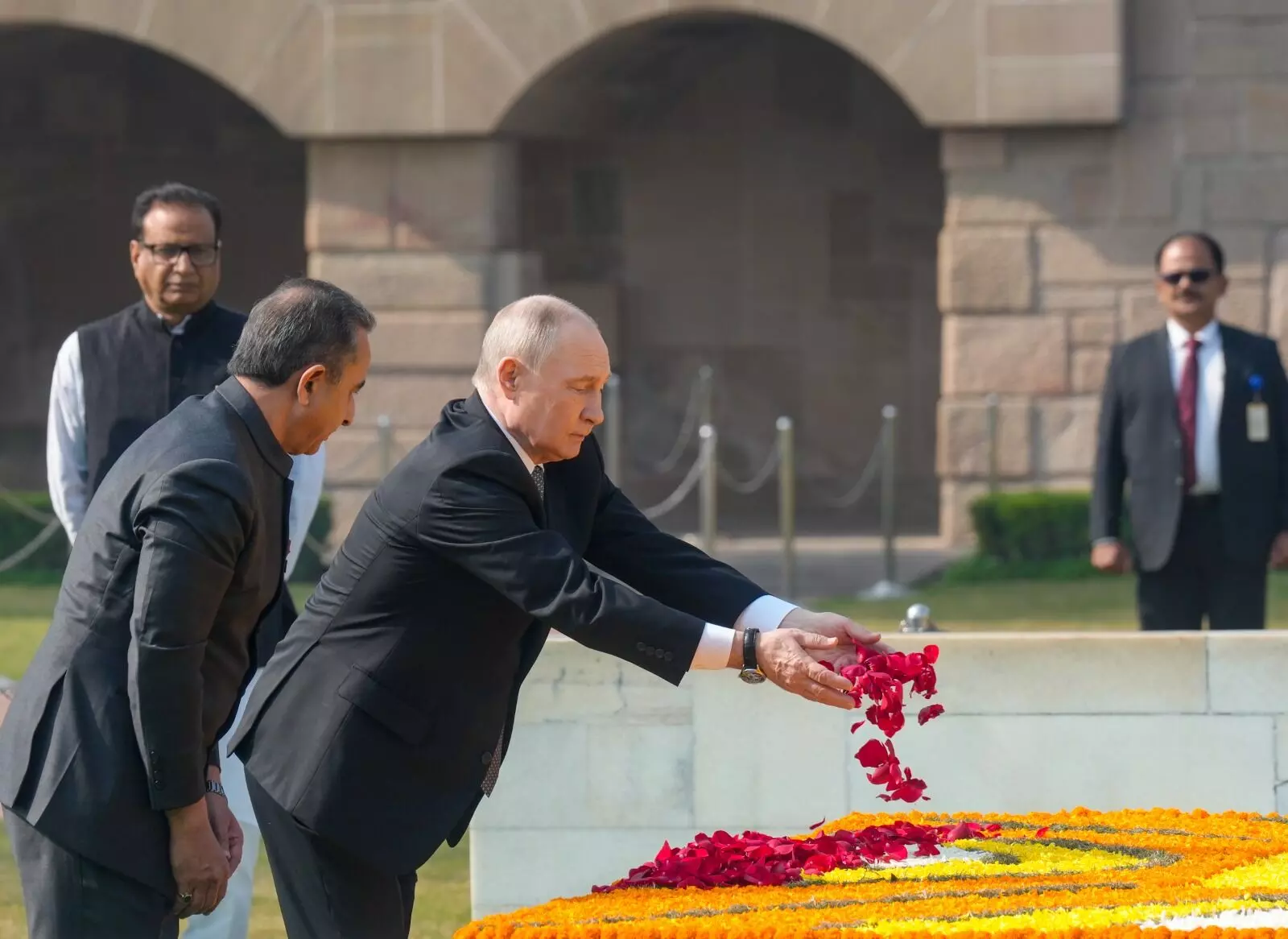 ರಶ್ಯ ಅಧ್ಯಕ್ಷ ಪುಟಿನ್ ಭಾರತ ಭೇಟಿ; ಚಿತ್ರಗಳಲ್ಲಿ ನೋಡಿ