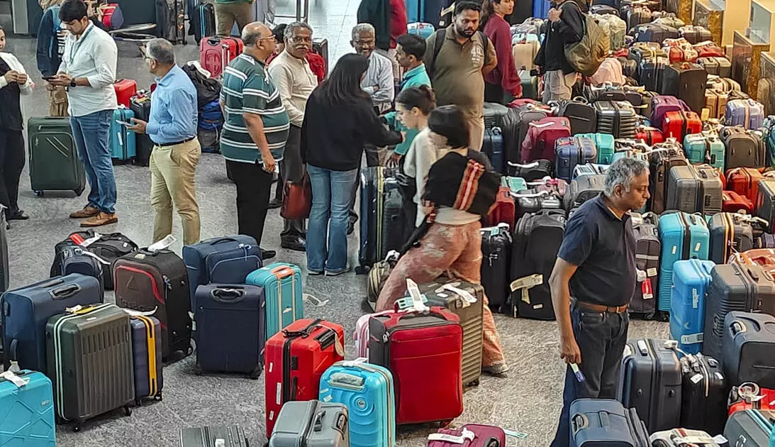 Bengaluru | ಇಂಡಿಗೋ ವಿಮಾನಗಳ ಹಾರಾಟದಲ್ಲಿ ವ್ಯತ್ಯಯ; ನಿಲ್ಲದ ಪ್ರಯಾಣಿಕರ ಸಂಕಷ್ಟ