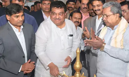 ಕೈಗಾರಿಕಾ ಸಚಿವರಿಂದ ಮುಖ್ಯಮಂತ್ರಿಗಳಿಗೆ ರೂ.2 ಕೋಟಿ ಲಾಭಾಂಶ ಹಸ್ತಾಂತರ