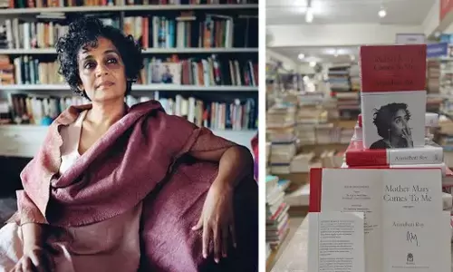 ಪುಸ್ತಕದ ರಕ್ಷಾಪುಟದ ಮೇಲೆ ಅರುಂಧತಿ ರಾಯ್ ಧೂಮಪಾನದ ಚಿತ್ರವನ್ನು ಪ್ರಶ್ನಿಸಿದ್ದ ಅರ್ಜಿಗೆ ಸುಪ್ರೀಂ ತಿರಸ್ಕಾರ