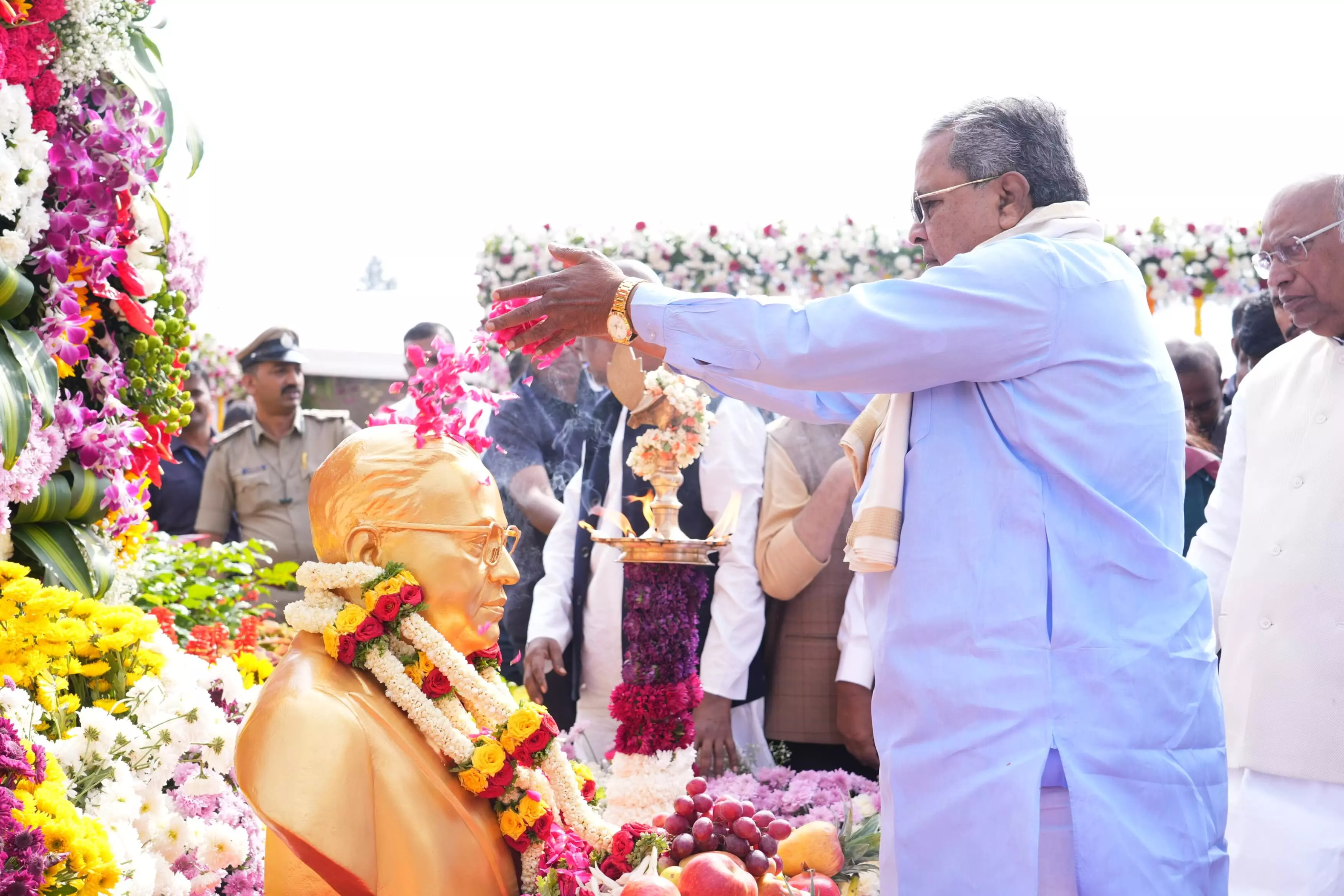 ಅಂಬೇಡ್ಕರ್ ಸಾಮಾಜಿಕ ನ್ಯಾಯ ವಂಚಿತರ ಪರ ಹೋರಾಟ ಮಾಡಿದರು: ಸಿಎಂ ಸಿದ್ದರಾಮಯ್ಯ ಅಂಬೇಡ್ಕರ್ ಸಾಮಾಜಿಕ ನ್ಯಾಯ ವಂಚಿತರ ಪರ ಹೋರಾಟ ಮಾಡಿದರು: ಸಿಎಂ ಸಿದ್ದರಾಮಯ್ಯ