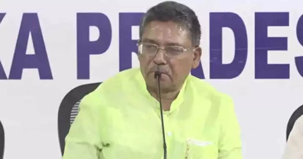 ಮೀಸಲಾತಿ ಬಗ್ಗೆ ಜನಪ್ರತಿನಿಧಿಗಳು ಮಾತನಾಡಿ: ವಿ.ಎಸ್. ಉಗ್ರಪ್ಪ ಮೀಸಲಾತಿ ಬಗ್ಗೆ ಜನಪ್ರತಿನಿಧಿಗಳು ಮಾತನಾಡಿ: ವಿ.ಎಸ್. ಉಗ್ರಪ್ಪ