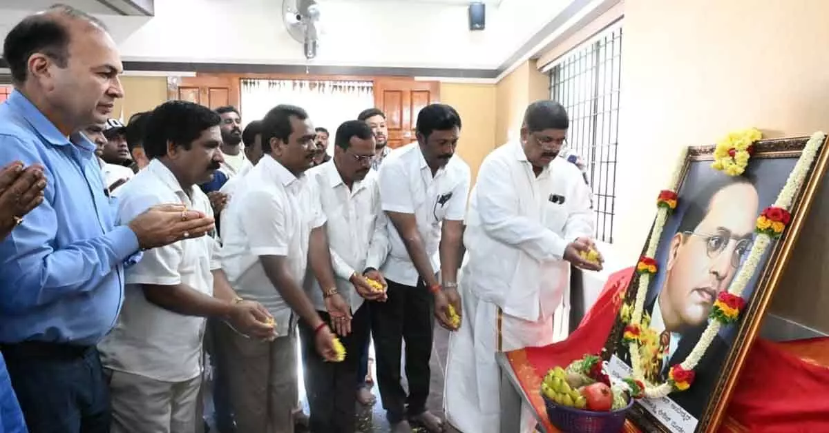 ಡಾ.ಅಂಬೇಡ್ಕರ್ ಮಹಾನ್ ಮಾನವತಾವಾದಿ: ಶಾಸಕ ಗೋಪಾಲಯ್ಯ ಡಾ.ಅಂಬೇಡ್ಕರ್ ಮಹಾನ್ ಮಾನವತಾವಾದಿ: ಶಾಸಕ ಗೋಪಾಲಯ್ಯ