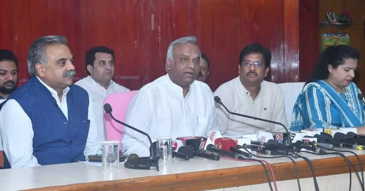 ಮೋದಿಯವರ ಅಮೃತ್ ಕಾಲ್ ಕೇವಲ ಅಂಬಾನಿ, ಅದಾನಿಗೆ ಮಾತ್ರ: ಸಚಿವ ಪ್ರಿಯಾಂಕ್ ಖರ್ಗೆ ವಾಗ್ದಾಳಿ ಮೋದಿಯವರ ಅಮೃತ್ ಕಾಲ್ ಕೇವಲ ಅಂಬಾನಿ, ಅದಾನಿಗೆ ಮಾತ್ರ: ಸಚಿವ ಪ್ರಿಯಾಂಕ್ ಖರ್ಗೆ ವಾಗ್ದಾಳಿ