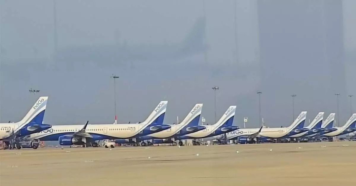 ಇಂಡಿಗೊ ಅವ್ಯವಸ್ಥೆ: ನಾಳೆಯೊಳಗೆ ಪ್ರಯಾಣಿಕರಿಗೆ ಮರುಪಾವತಿ ಮಾಡುವಂತೆ ಕೇಂದ್ರ ಸರಕಾರ ಗಡುವು ಇಂಡಿಗೊ ಅವ್ಯವಸ್ಥೆ: ನಾಳೆಯೊಳಗೆ ಪ್ರಯಾಣಿಕರಿಗೆ ಮರುಪಾವತಿ ಮಾಡುವಂತೆ ಕೇಂದ್ರ ಸರಕಾರ ಗಡುವು