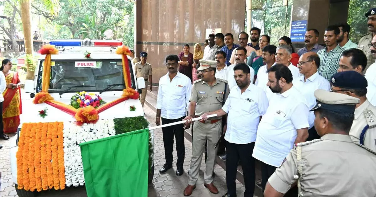 ಉಡುಪಿ | ಎಸ್‌ಸಿಡಿಸಿಸಿ ಬ್ಯಾಂಕ್‌ನಿಂದ ಪೊಲೀಸ್ ಇಲಾಖೆಗೆ ಹೊಸ ಜೀಪ್ ಹಸ್ತಾಂತರ
